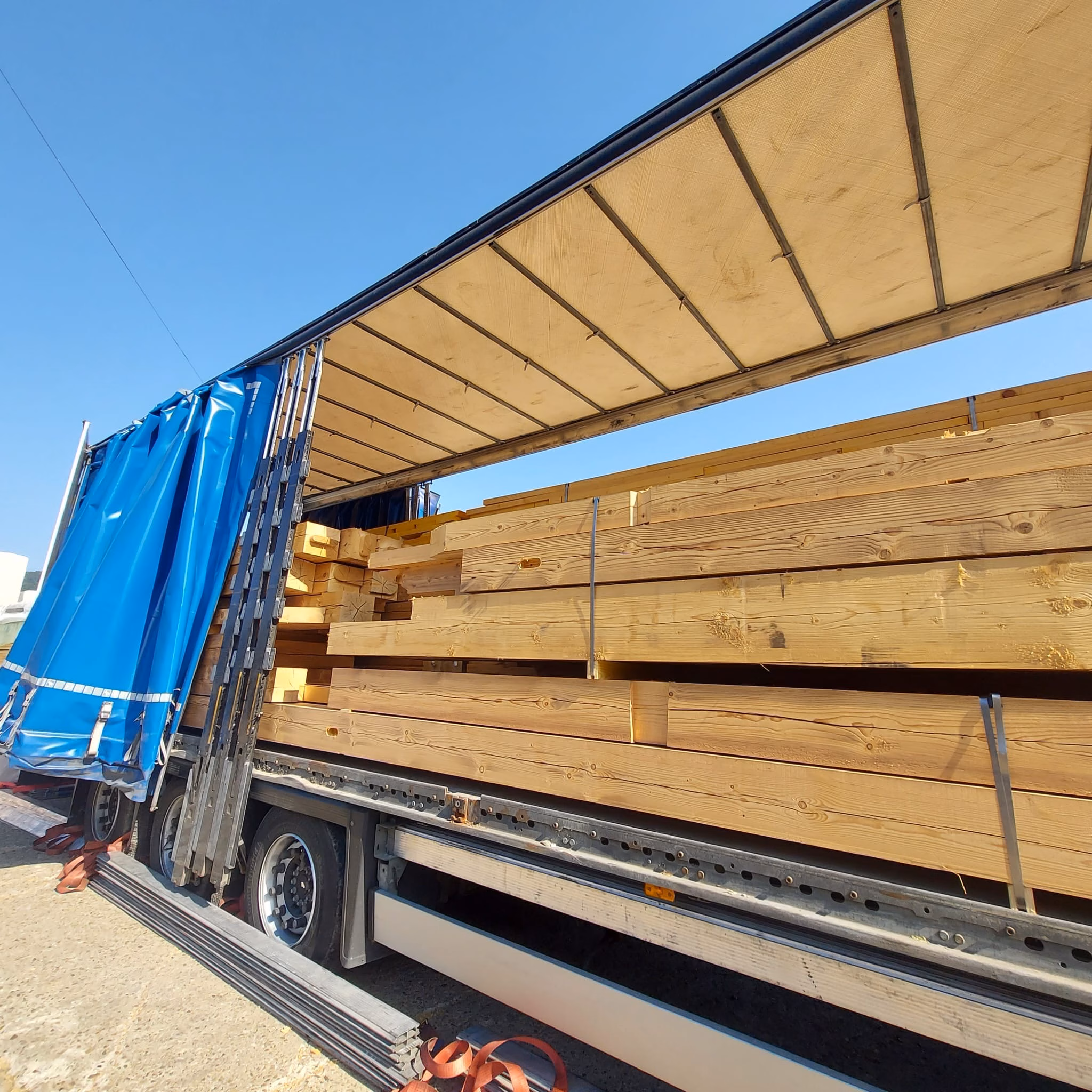 Arrivée du bois du Jura