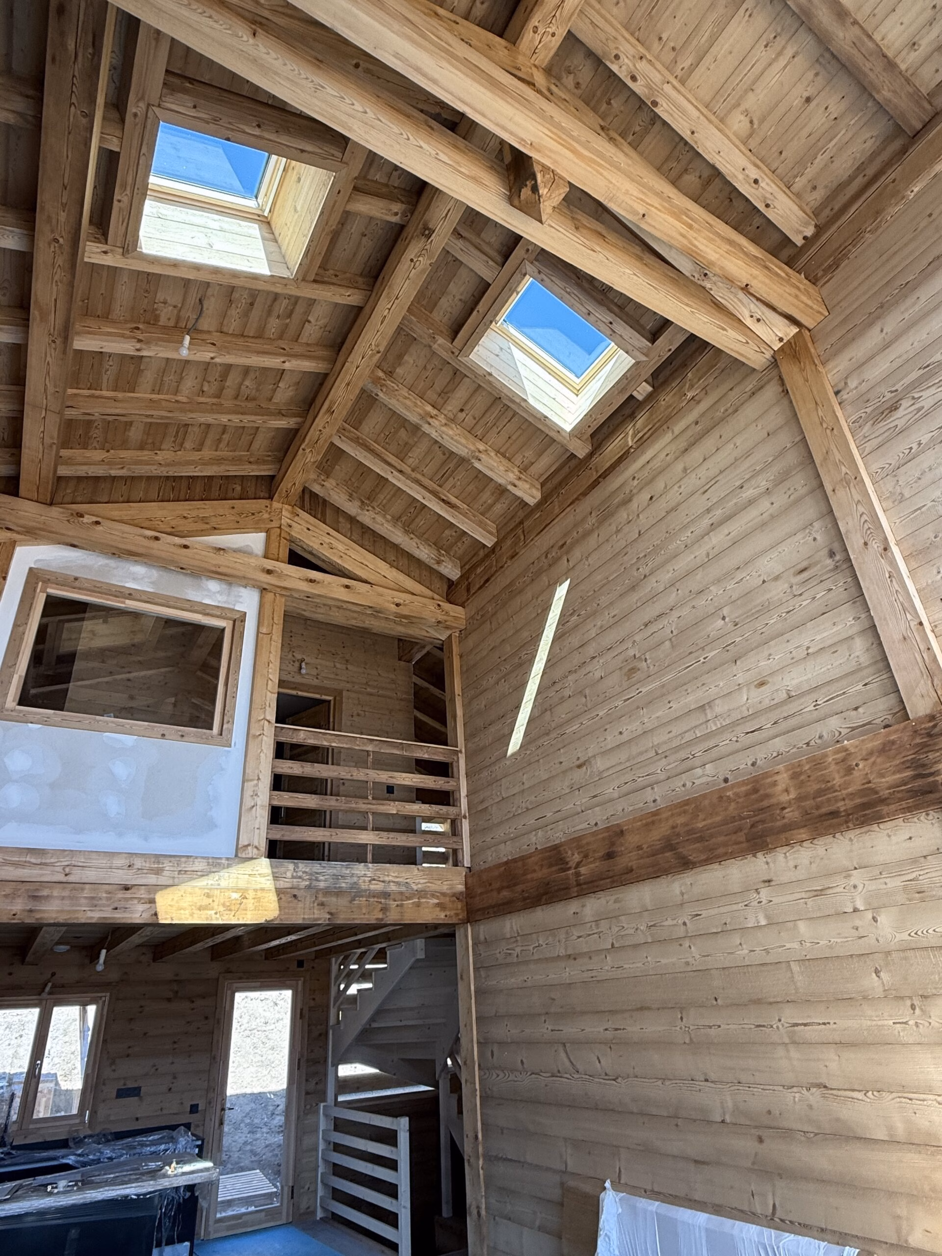 Plafond lambris sapin étuvé brossé