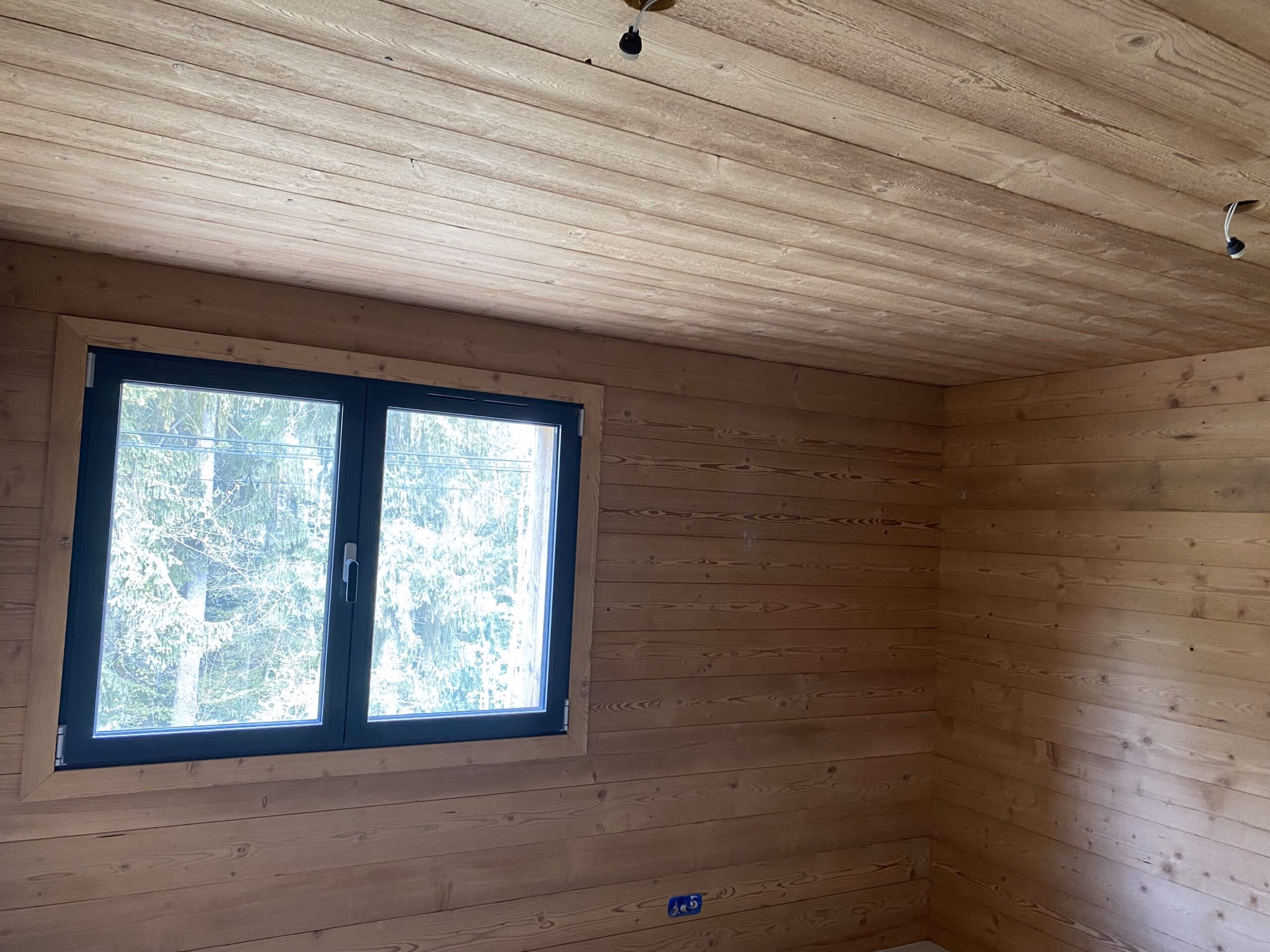 Lambris avec menuiseries aluminium