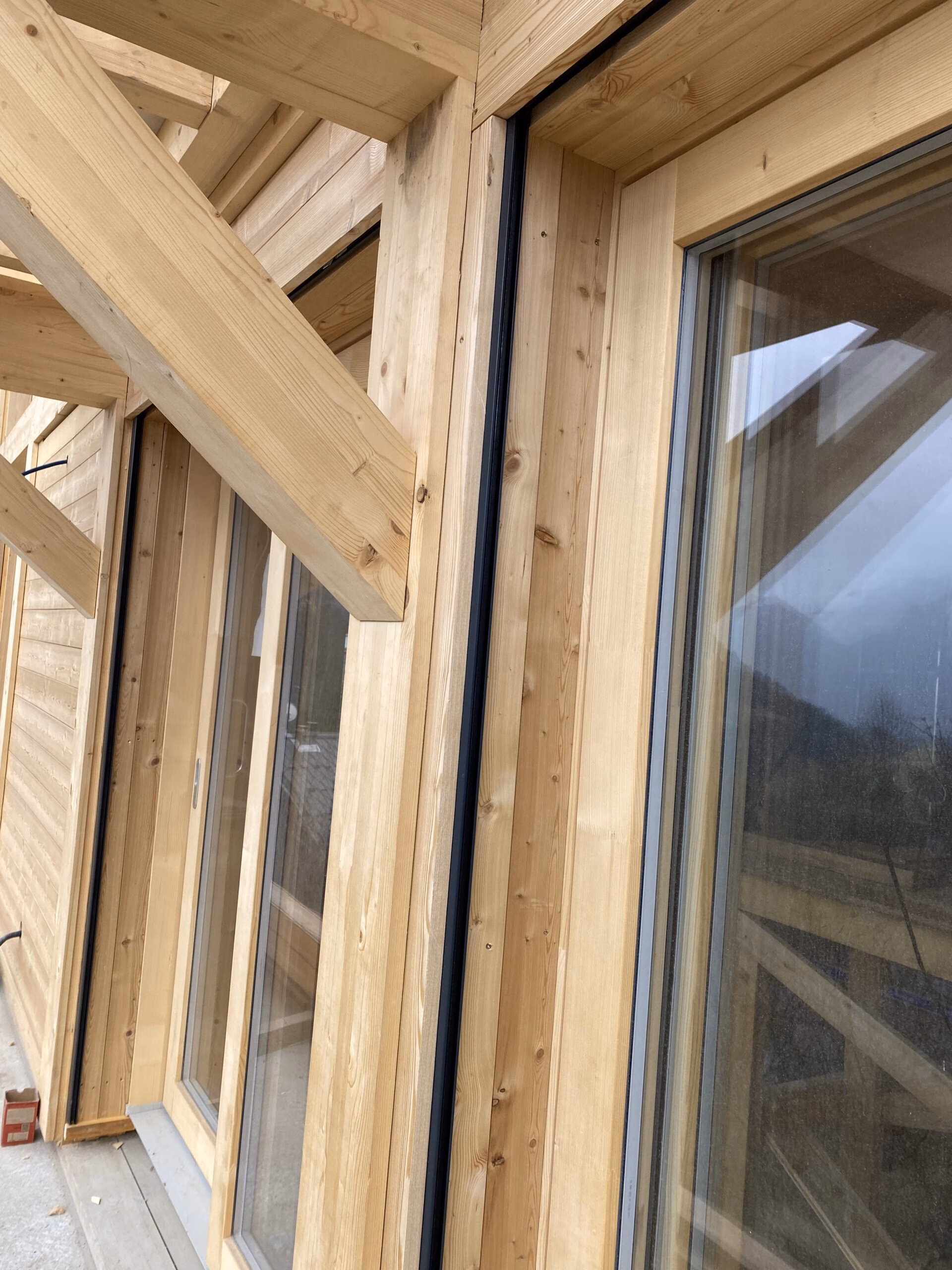 Volets roulants électriques intégrés dans la façade